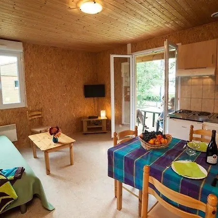 בית נופש Madame Vacances Les Chalets Du Lac De La Vingeanne *