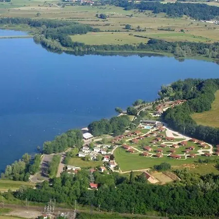 Madame Vacances Les Chalets Du Lac De La Vingeanne בית נופש *
